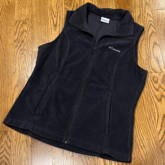 Columbia Jackets & Blazers - Black Columbia Medium Vest